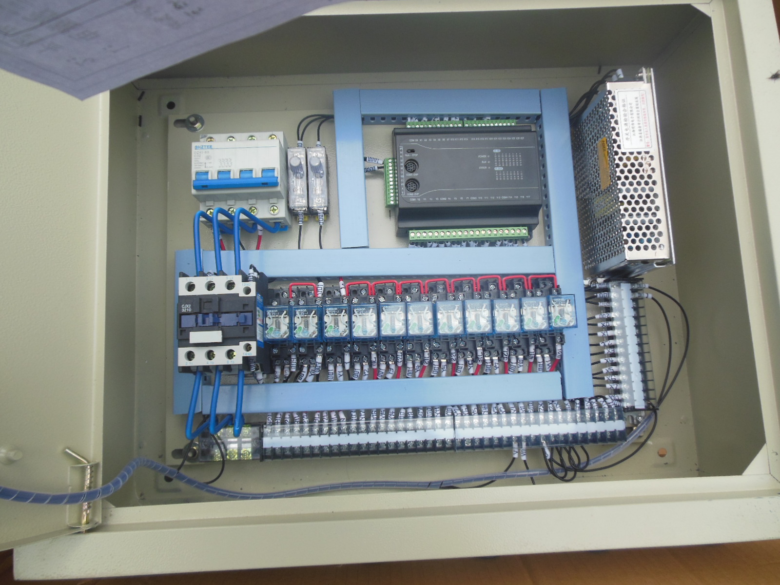 液压货梯电路控制系统